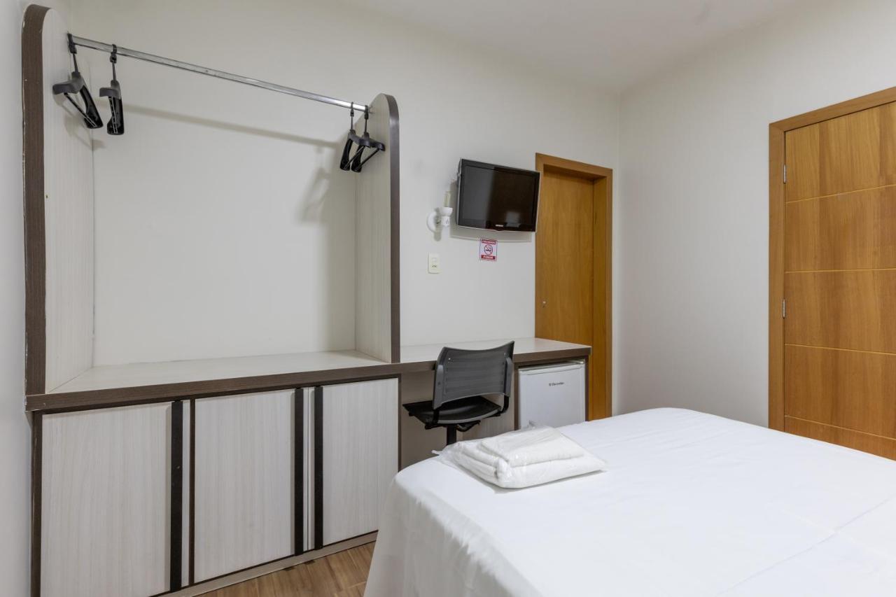 Hotel Lisbor Francisco Beltrão Extérieur photo